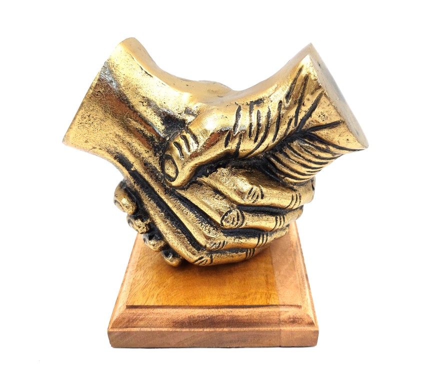 figurka-dekoracyjna-uscisk-dloni-symbol-zgody-dd.jpg Statuetka Uścisk Dłoni - obrazek 1